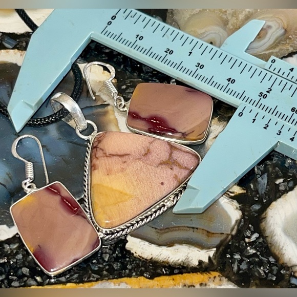 Mookaite Pendant & Earrings Set - Picture 11 of 14